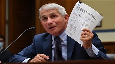 ينتشر سريعا وهذا دليلنا.. أول تصريح لفاوتشي عن المتحور 