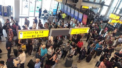 رعب في هولندا بعد الاشتباه في إصابة عشرات المسافرين القادمين من جنوب أفريقيا بـ