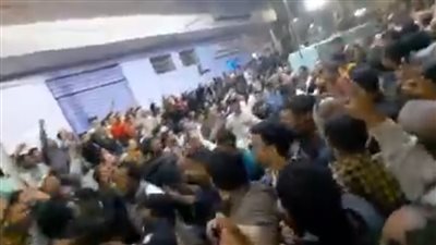 جنازة مهيبة لـ 5 أشخاص من أسرة واحدة في الدقهلية.. الضحايا لقوا مصرعهم في حادث تصادم سيارة بـ توك توك 