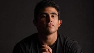 عمر منيري يكشف تفاصيل دوره في مسلسل «ساعة فرح»