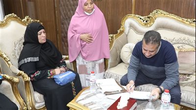 محافظ المنوفية يأمر بصرف مساعدة مالية وسكن لأسرة تسكن خيمة بالباجور