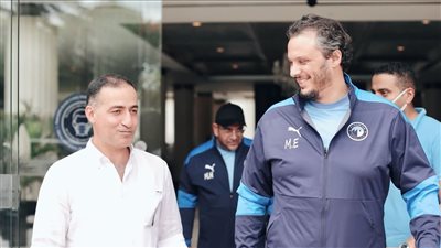 السفير المصري بالكونغو الديمقراطية يدعم بيراميدز قبل مواجهة مانياما| صور