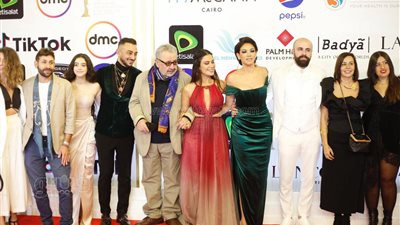 ظهور جذاب لـ صبا مبارك وفريق 