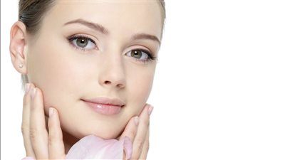 10 نصائح للعناية ببشرتك خلال الشتاء والحفاظ على نضارتها