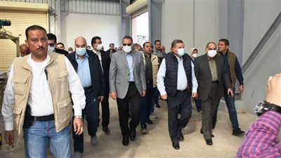 تفاصيل زيارة وزير قطاع الأعمال لمحلج القطن المطور بالشرقية | فيديو 