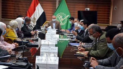 محافظ القليوبية يناقش مشروع إعداد مخطط تطوير شبرا والخانكة