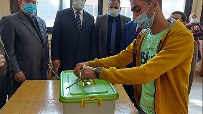 913 طالبًا وطالبة يتنافسون في انتخابات جامعة بنها