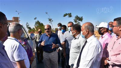 في جولة ميدانية.. محافظ أسوان يتفقد الطرق والشوارع الرئيسية والداخلية|صور