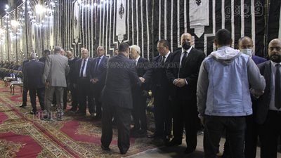 حسين لبيب وطارق يحيى وأمير عزمي يقدمون واجب العزاء في جلال إبراهيم