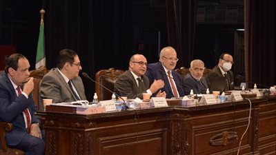 قرارات مجلس جامعة القاهرة في اجتماعه الشهري.. الانتهاء من استعدادات استقبال العام الدراسي.. إعلان الجداول الدراسية على منصة Thinqi.. واستحداث برامج دراسية وتعديل اللوائح بمختلف الكليات