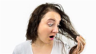 وصفات وطرق طبيعية لعلاج تساقط الشعر عند النساء