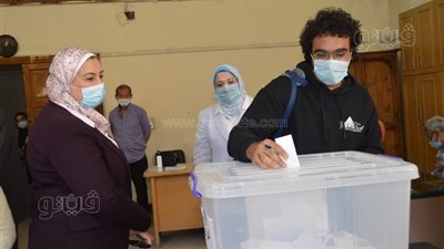 عميدة ألسن عين شمس: الاتحادات الطلابية قناة شرعية للتعبير عن فكر وآراء الطلاب