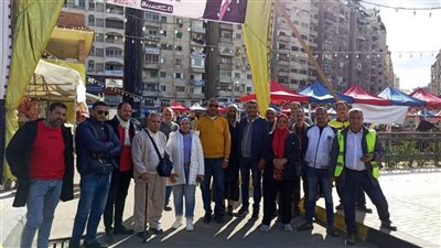 رئيس حي شرق بالإسكندرية يتابع فعاليات سوق اليوم الواحد