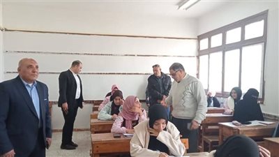 مديرو الإدارات التعليمية في الإسماعيلية يتابعون انتظام سير الامتحانات (صور) 