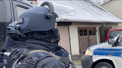 رجل يهدد بفتح الغاز في مبنى سكني بألمانيا والشرطة تتدخل 