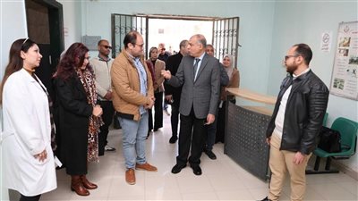 محافظ المنيا يتفقد مركزين طبيين ويعاين قطعة أرض لإنشاء مستشفى جديد 