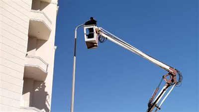 إطلاق التيار الكهربائي بأراضي بيت الوطن 