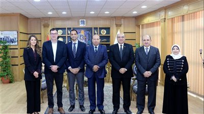 رئيس جامعة المنصورة: نحرص على تعزيز التعاون مع جامعة مانشستر كشريك استراتيجي 