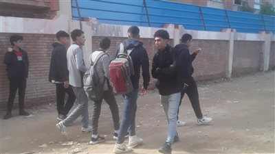 القلق يسيطر على طلاب أولى ثانوى أثناء مراجعة مادة اللغة الإنجليزية بالإسكندرية (بث مباشر)