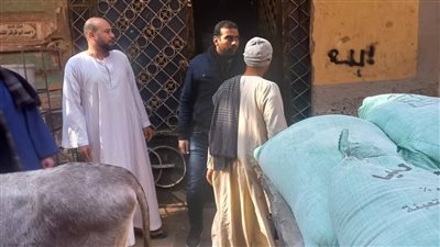 ضبط مخزن لتجميع الدقيق البلدي قبل بيعه في السوق السوداء بقنا (صور)