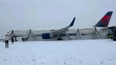 فشلت في الإقلاع، ركاب يفرون من طائرة أمريكية وسط حالة هلع