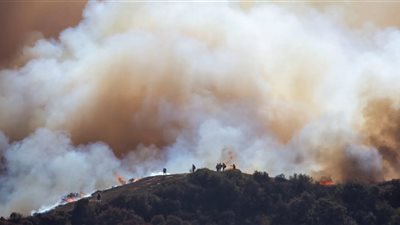 روسيا تعلق على مشاركة السجناء في إخماد حرائق كاليفورنيا، وتحذير عاجل لسكان لوس أنجلوس