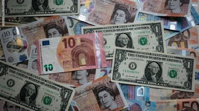 الدرهم الإماراتي بـ 13.74 جنيه، أسعار العملات العربية والأجنبية مساء اليوم الأحد