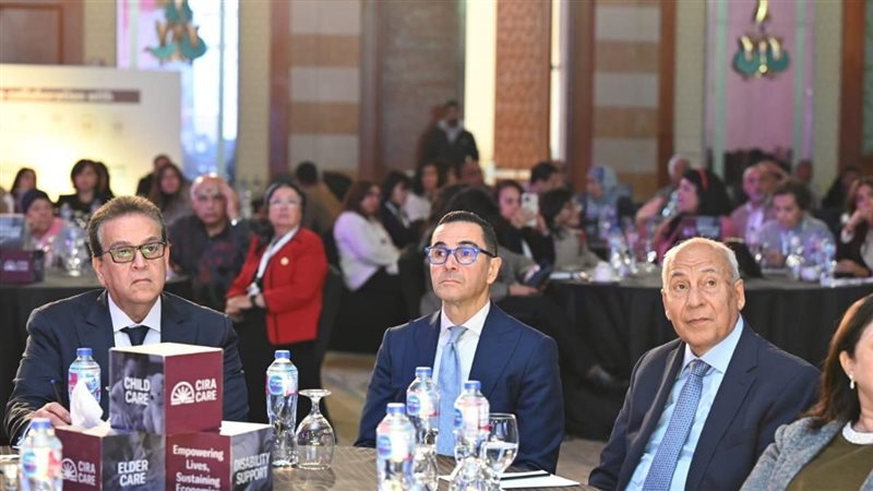 وزير الاستثمار يشارك