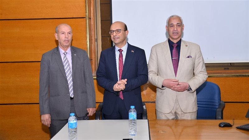 لقاء رئيس جامعة أسيوط،