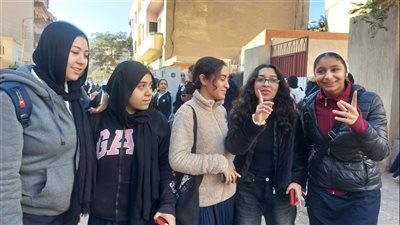 فرحة طلاب ثانية ثانوي بالدقهلية بسهولة امتحان الرياضة البحتة في الدقهلية (فيديو وصور)