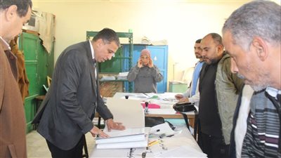  استبعاد مراقب ونقله لإدارة الواحات لاصطحابه محمول داخل لجنة امتحان بالجيزة