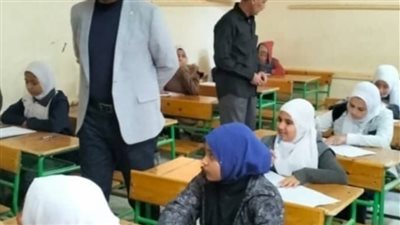  إحباط محاولة طالبة تسريب امتحان اللغة الإنجليزية بسوهاج 