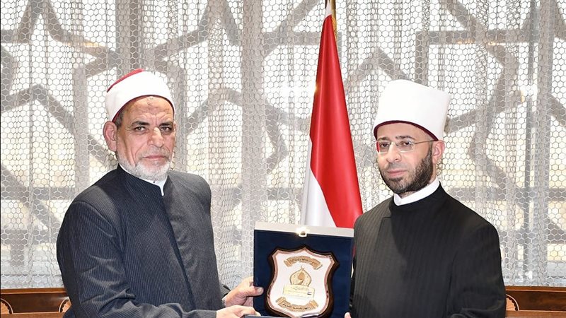 وزير الأوقاف يكرم