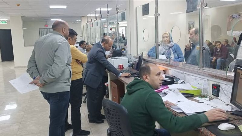 مسؤولو الاسكان