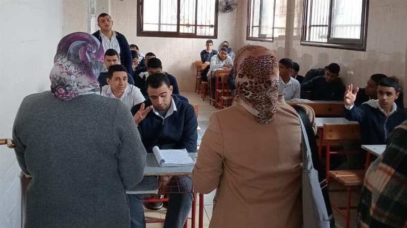 تلبية احتياجات مدرسة