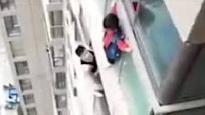 جهود أمنية مكثفة لكشف ملابسات واقعة سقوط طفل من الدور 11 بالمعادي