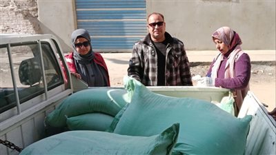 ضبط نصف طن دقيق مدعم قبل بيعه بالسوق السوداء في الإسماعيلية (صور) 