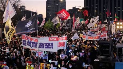 الجلسة الأولى انتهت بعد 5 دقائق، بدء المحاكمة بعزل الرئيس الكوري الجنوبي 