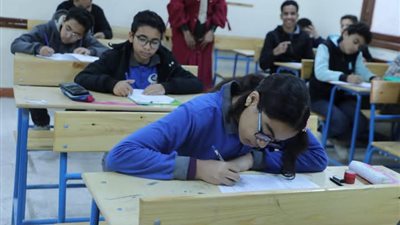 تكثيف المتابعات الميدانية للمدارس للوقوف على انضباط امتحانات نصف العام بالوادي الجديد