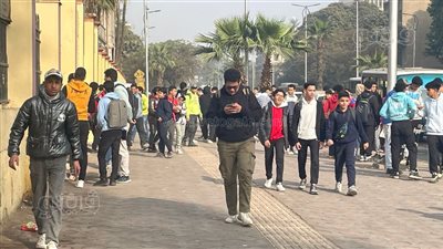 شكاوى طلاب الصف الثاني الثانوي بالجيزة من امتحانات الكيمياء وعلم النفس (فيديو وصور)