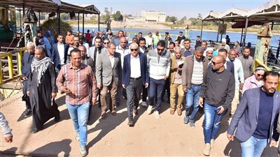 محافظ الأقصر يقرر نقل تبعية معديات الأهالي وكافة المرافق الخاصة بجزيرة آرمنت الحيط لمجلس المدينة