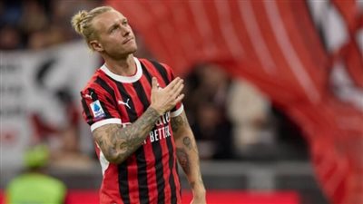 النجم الدنماركي سيمون كايير يعتزل كرة القدم نهائيا