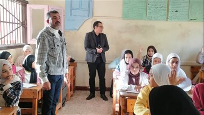 طلاب الصف الثاني الثانوي بالدقهلية يؤدون اليوم امتحان الأحياء وعلم النفس والرياضة التطبيقية 