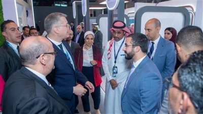 بدوي يتفقد أجنحة شركات البترول المصرية المشاركة فى معرض اكتفاء بالسعودية