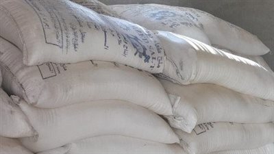 تموين الشرقية: ضبط 5 أطنان ملح خشن مجهول بمشتول السوق