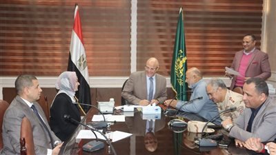 توفير سكن وفرص عمل، أبرز مطالب المواطنين في لقاء محافظ القليوبية 