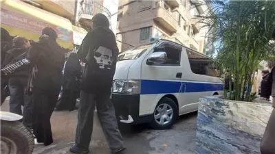  تشييع جثمان طفلة سقطت من الطابق الثامن في الإسكندرية