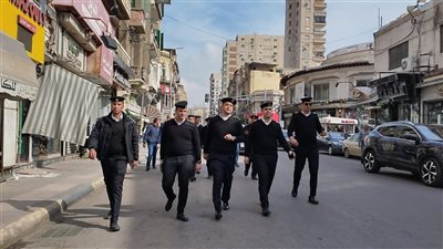 حملة مكبرة لإزالة إشغالات الباعة الجائلين بحي وسط الإسكندرية 