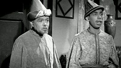 علي الكسار.. رائد كوميديا الارتجال الذي نافس نجيب الريحاني.. بدأ حياته 