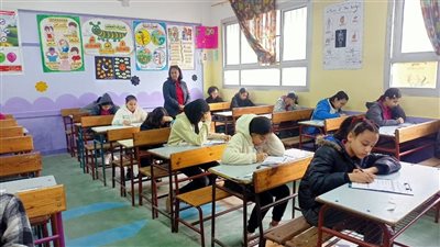 وكيل تعليم الغربية: منع دخول ساعات إلكترونية وسماعات لاسلكية للجان الامتحان